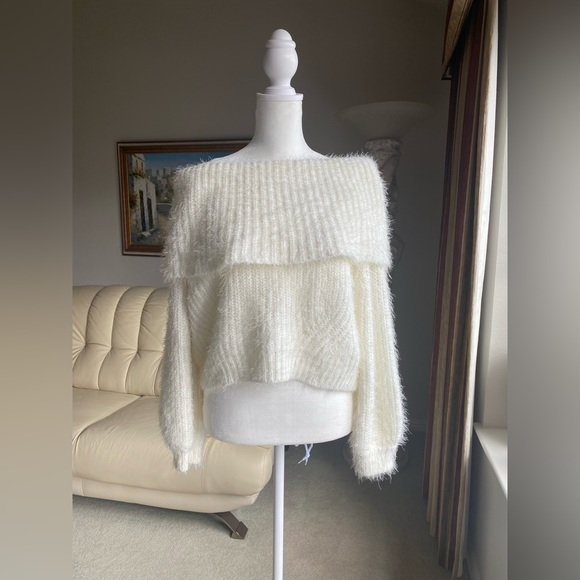 Forever 21 size S off the shoulder fuzzy sweater - Picture 4 of 7